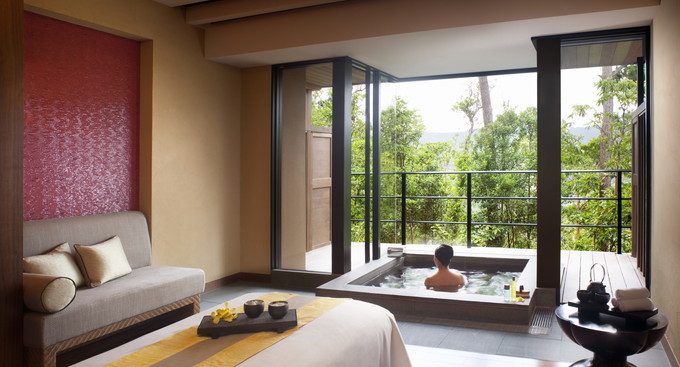 Ritz-Carlton Okinawa Spa Treatment Japan & Luxury Travel Specialist Luxury Travel to Japan Izumi Ogawa Travel Agent Vacation advisor